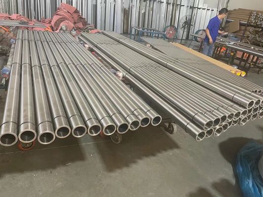 وزن سبک استار آلومینیومی سوراخ شده سطح پولیش 1000mm - 8000mm